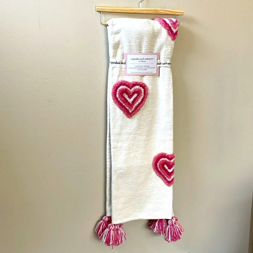 Cupcakes and Cashmere Ombre Tufted Oversized Pink Heart Throw Blanket, 50”x 70”